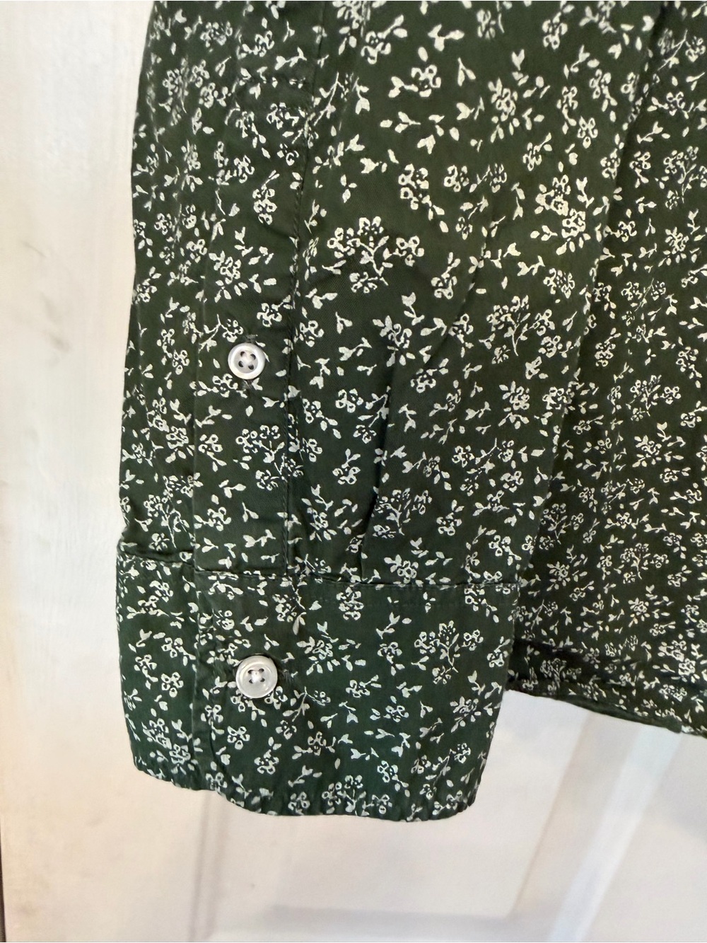 J crew men’s green n white floral LS button down stretch shirt size Large Slim - Picture 4 of 12